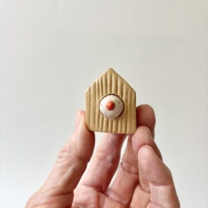 Vogelhuisje in beige