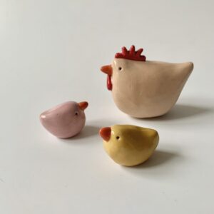 Kip beige met kuikentjes