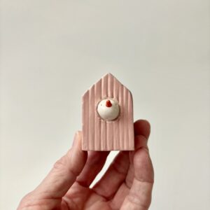 Vogelhuisje in roze